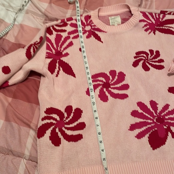 Pink flower pullover sweater- $25 when bundled - Picture 7 of 9